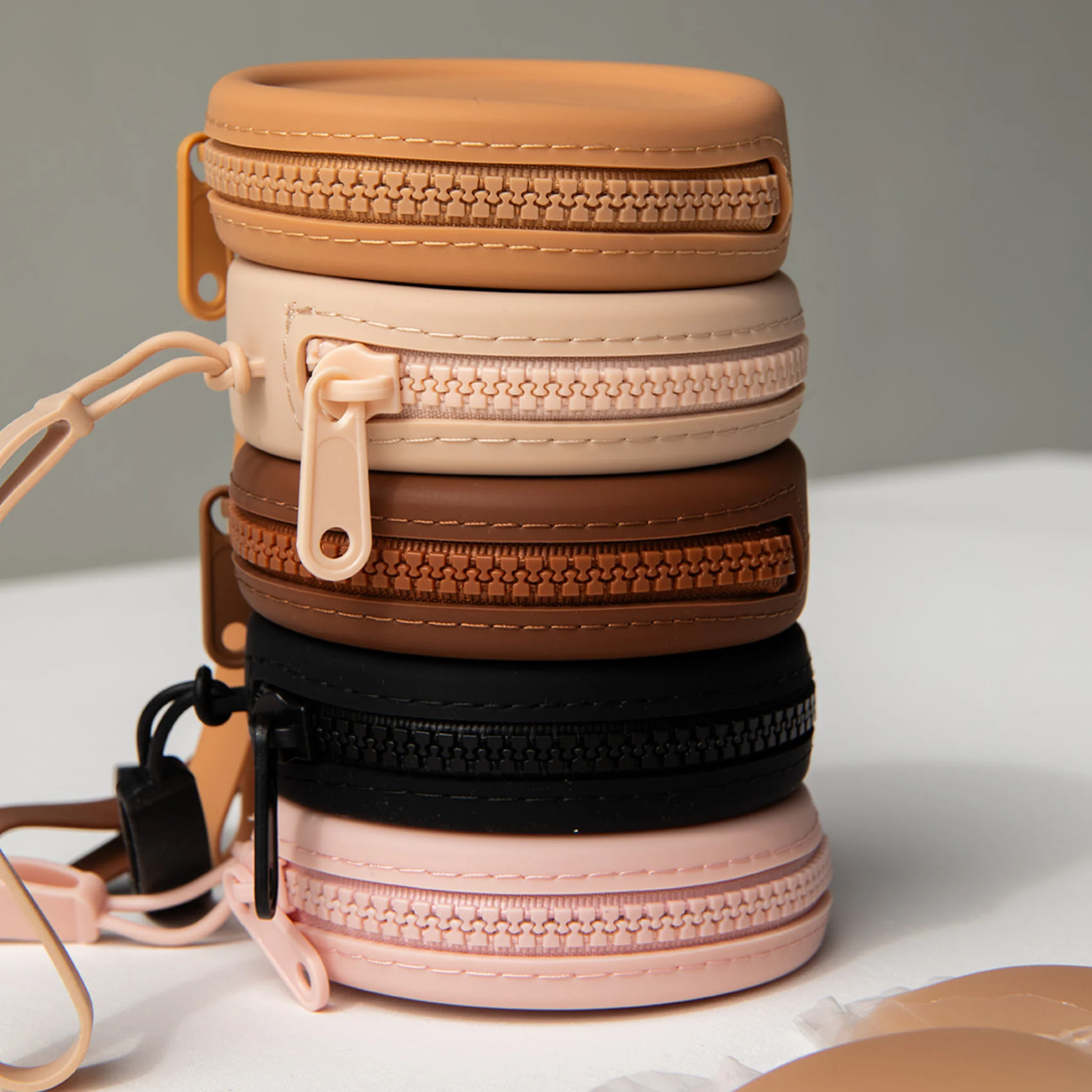 Limited Edition Deluxe Duo in White - Dark Nude - Image 4